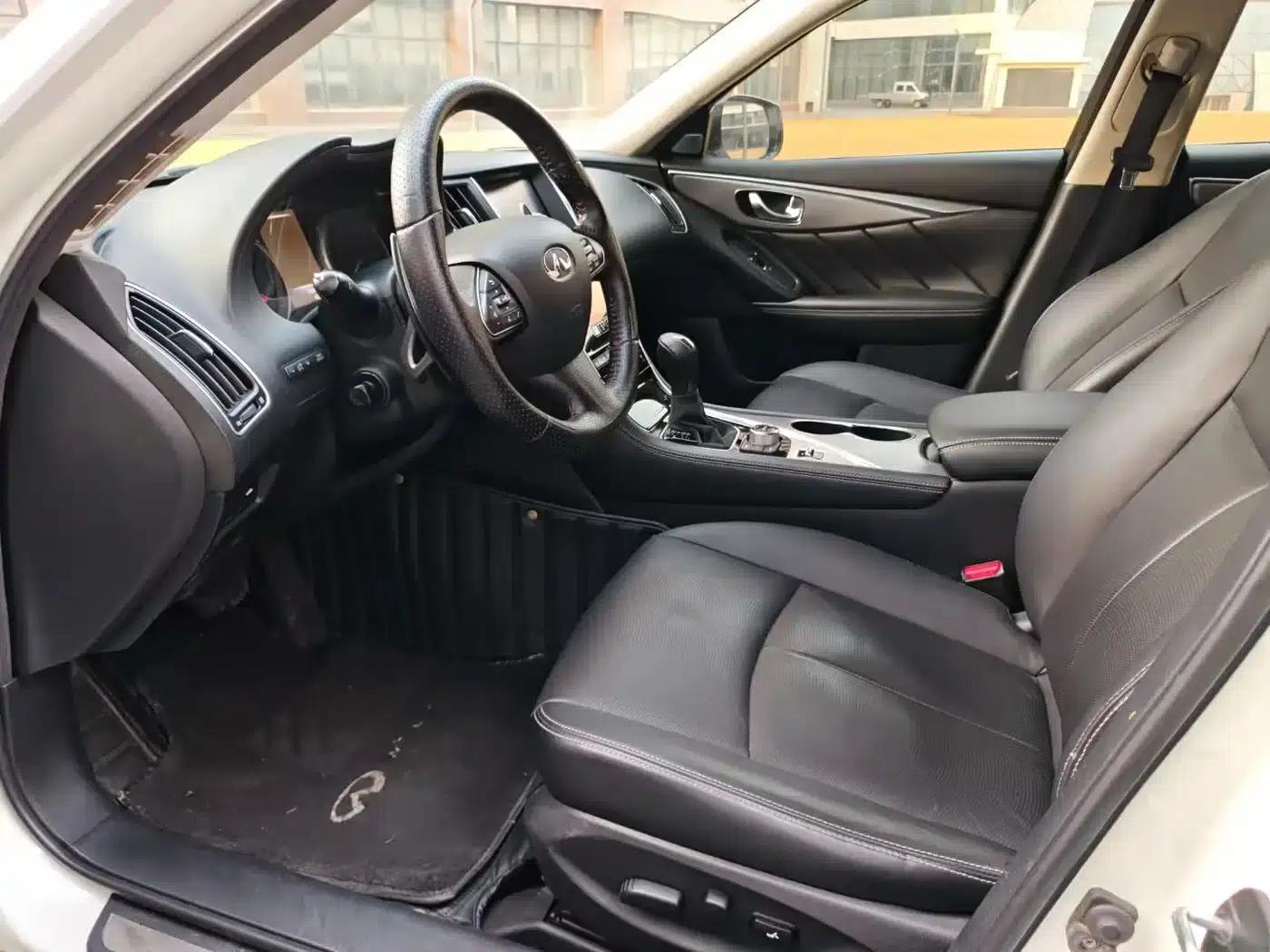 Infiniti Q50 2014 3.7L Comfort Edition — миниатюра 4