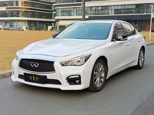 Infiniti Q50 2014 3.7L Comfort Edition