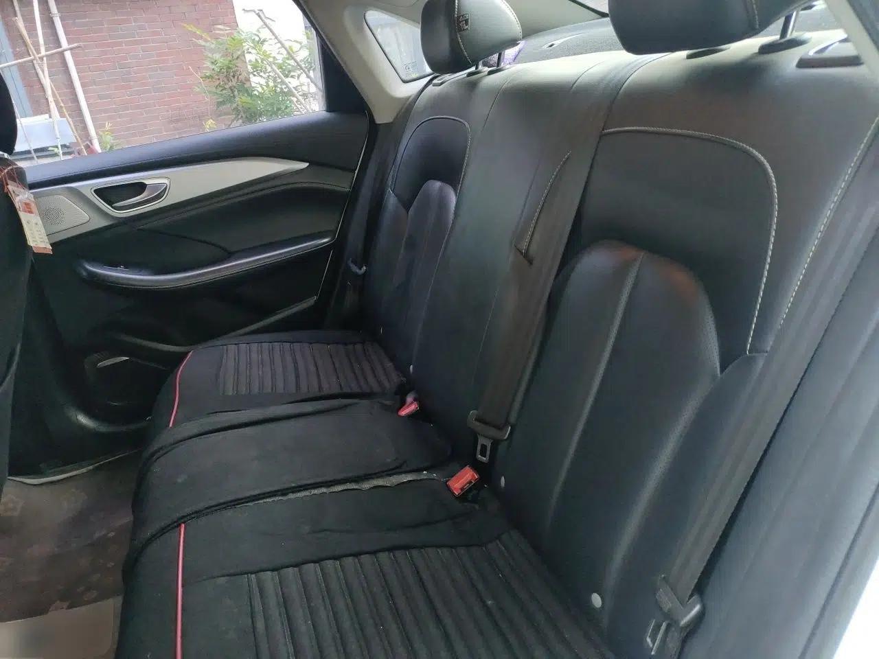Roewe i6 MAX New Energy 2020 1.5T PHEV Sporty Cool Edition — миниатюра 17