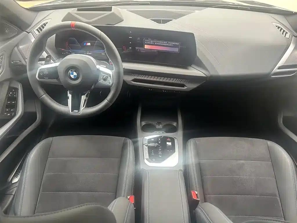 2025 BMW M235L — миниатюра 5