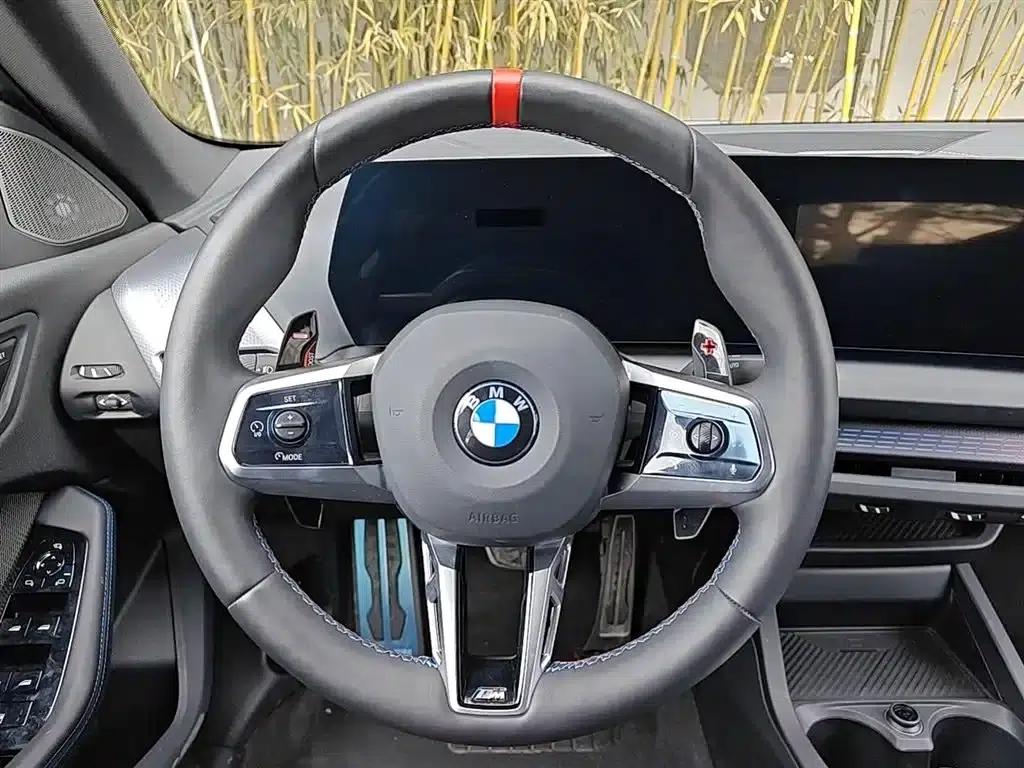 2025 BMW M235L — миниатюра 10