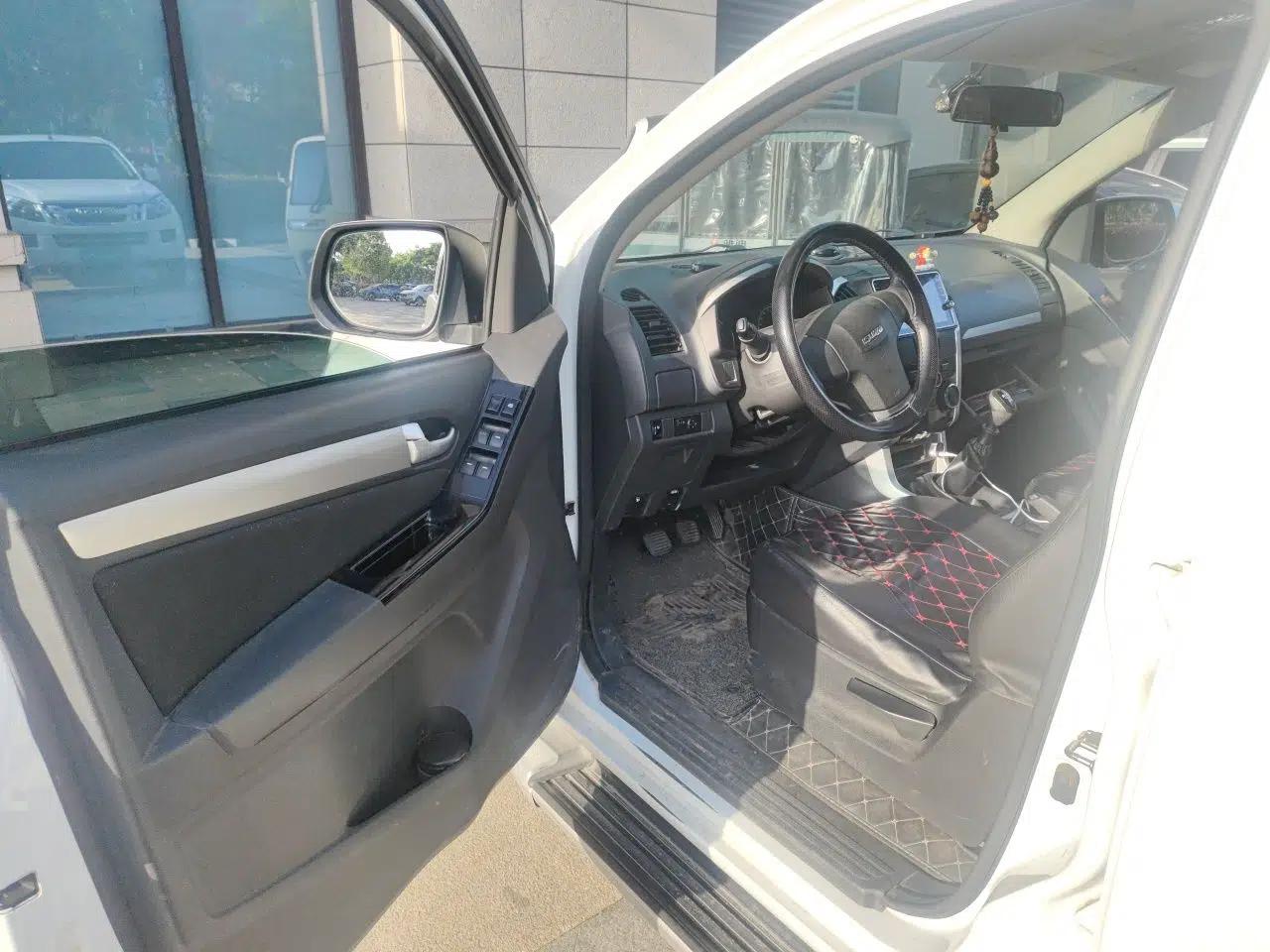 Isuzu D-MAX 2018 2.5T Two-Wheel-Drive Base Version JE4D25Q5A — миниатюра 19