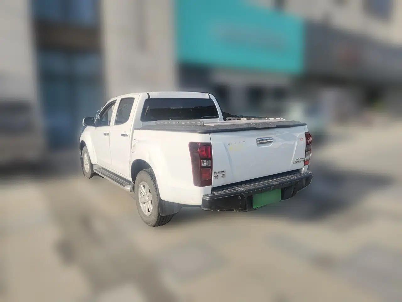 Isuzu D-MAX 2018 2.5T Two-Wheel-Drive Base Version JE4D25Q5A — миниатюра 4