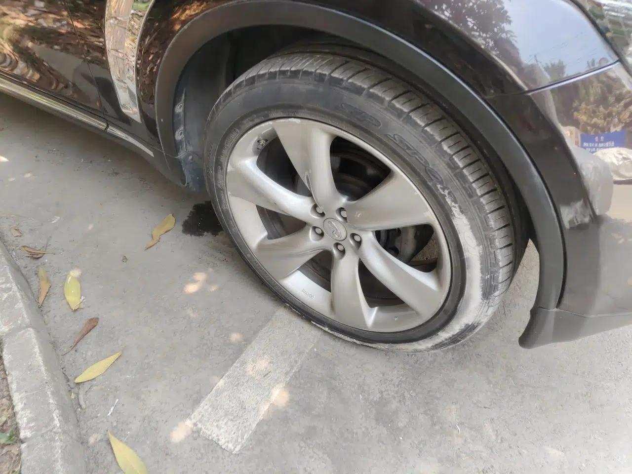 Infiniti QX70 2013 3.7L Supreme Edition — миниатюра 8