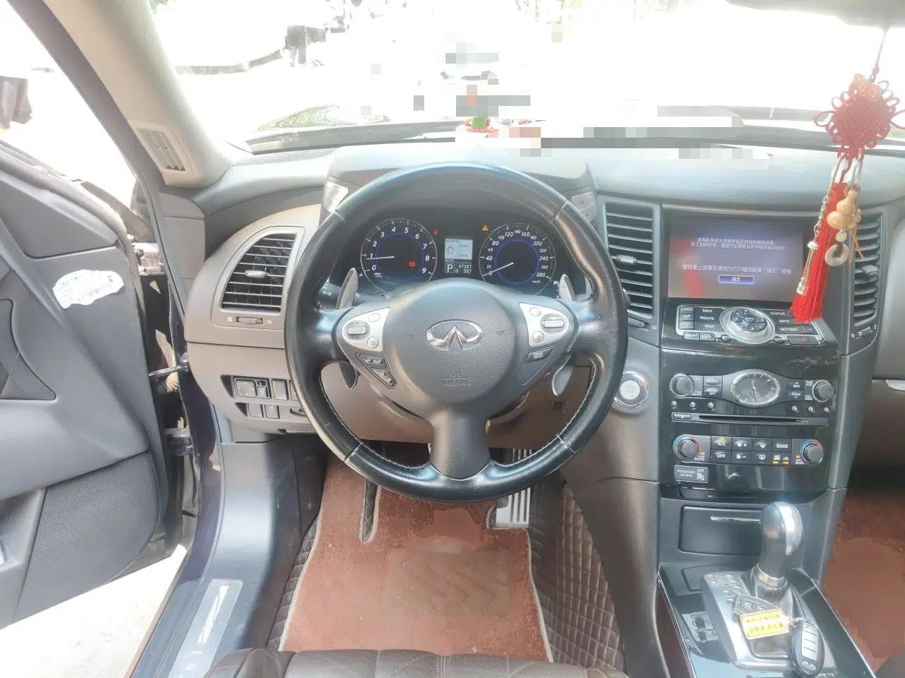 Infiniti QX70 2013 3.7L Supreme Edition — миниатюра 10