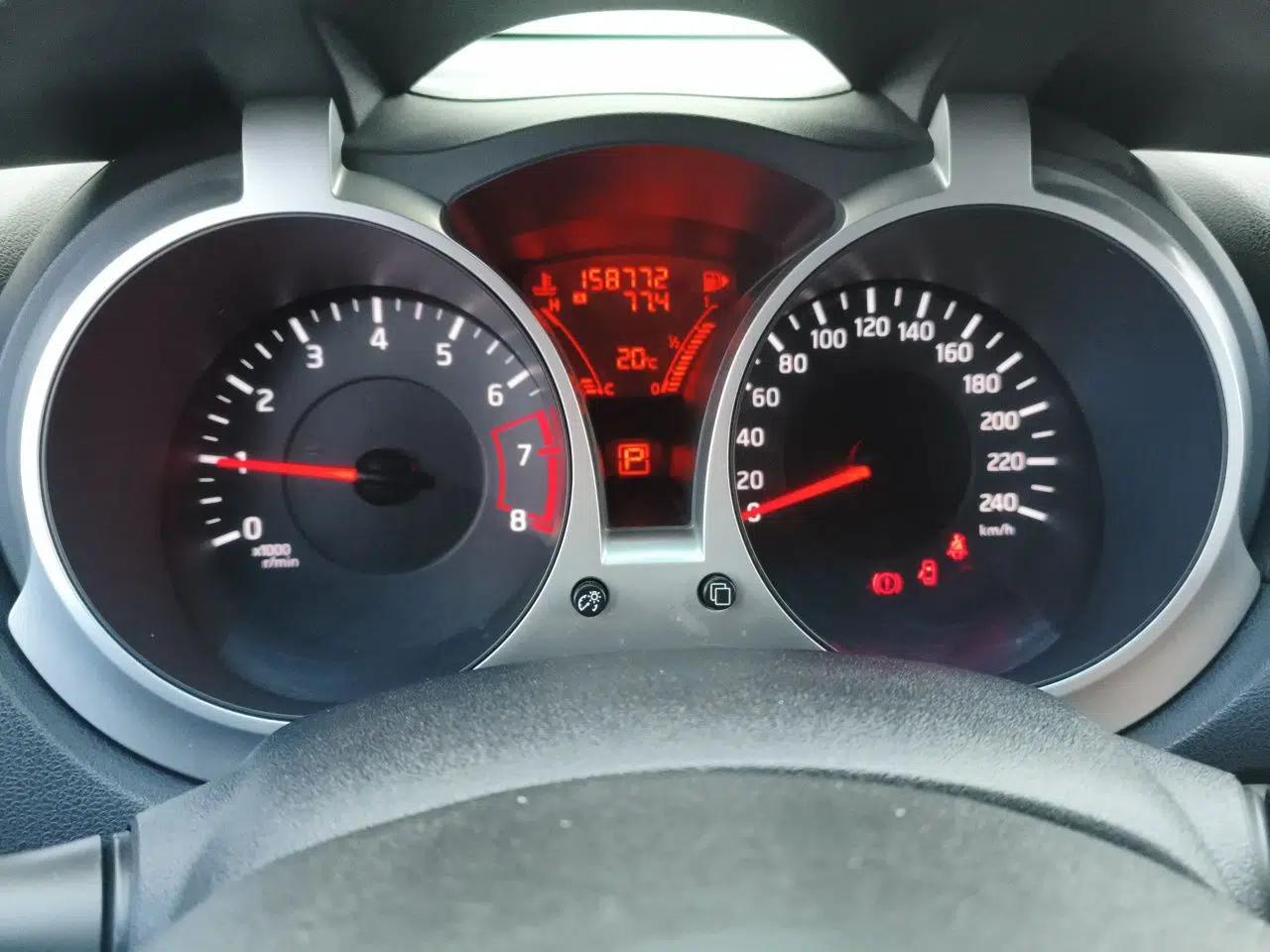 Infiniti ESQ 2014 1.6L Spontaneous Edition — миниатюра 11