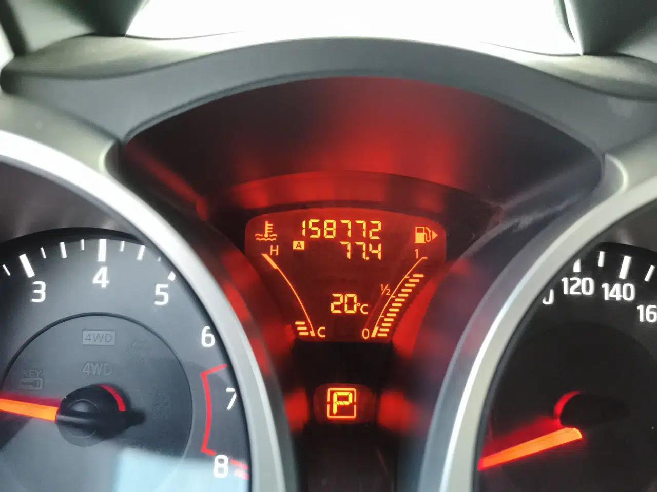 Infiniti ESQ 2014 1.6L Spontaneous Edition — миниатюра 12