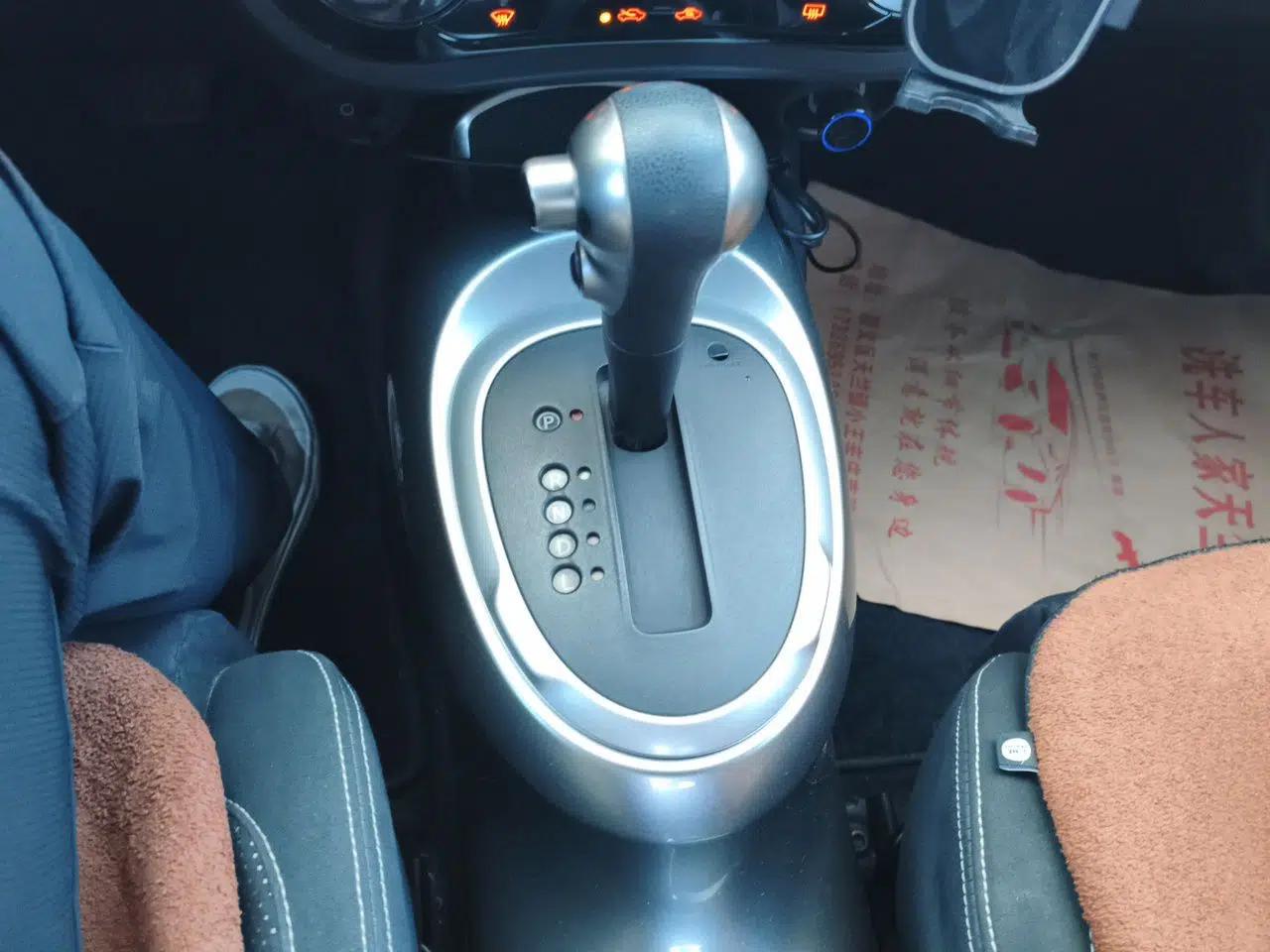 Infiniti ESQ 2014 1.6L Spontaneous Edition — миниатюра 14