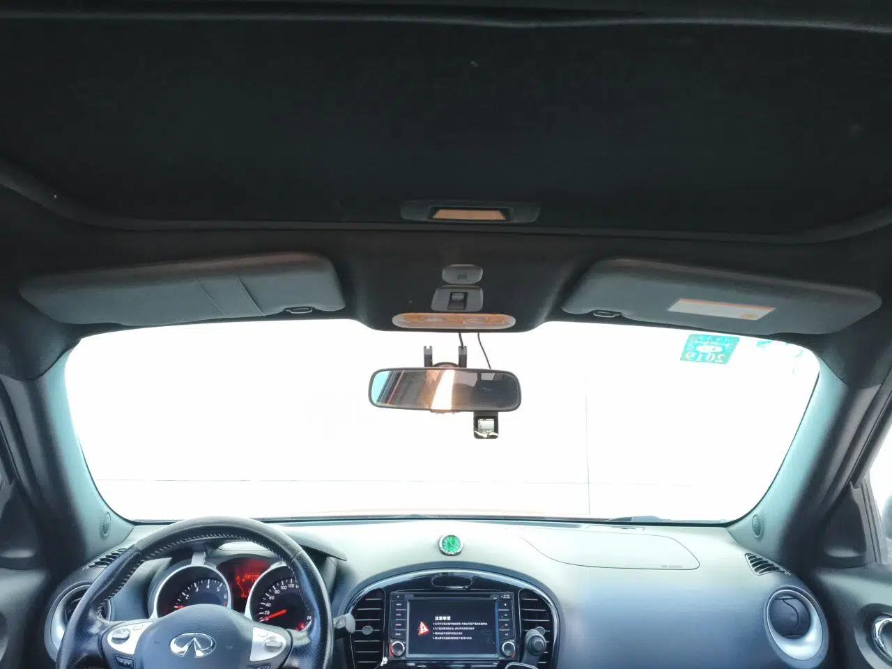 Infiniti ESQ 2014 1.6L Spontaneous Edition — миниатюра 18