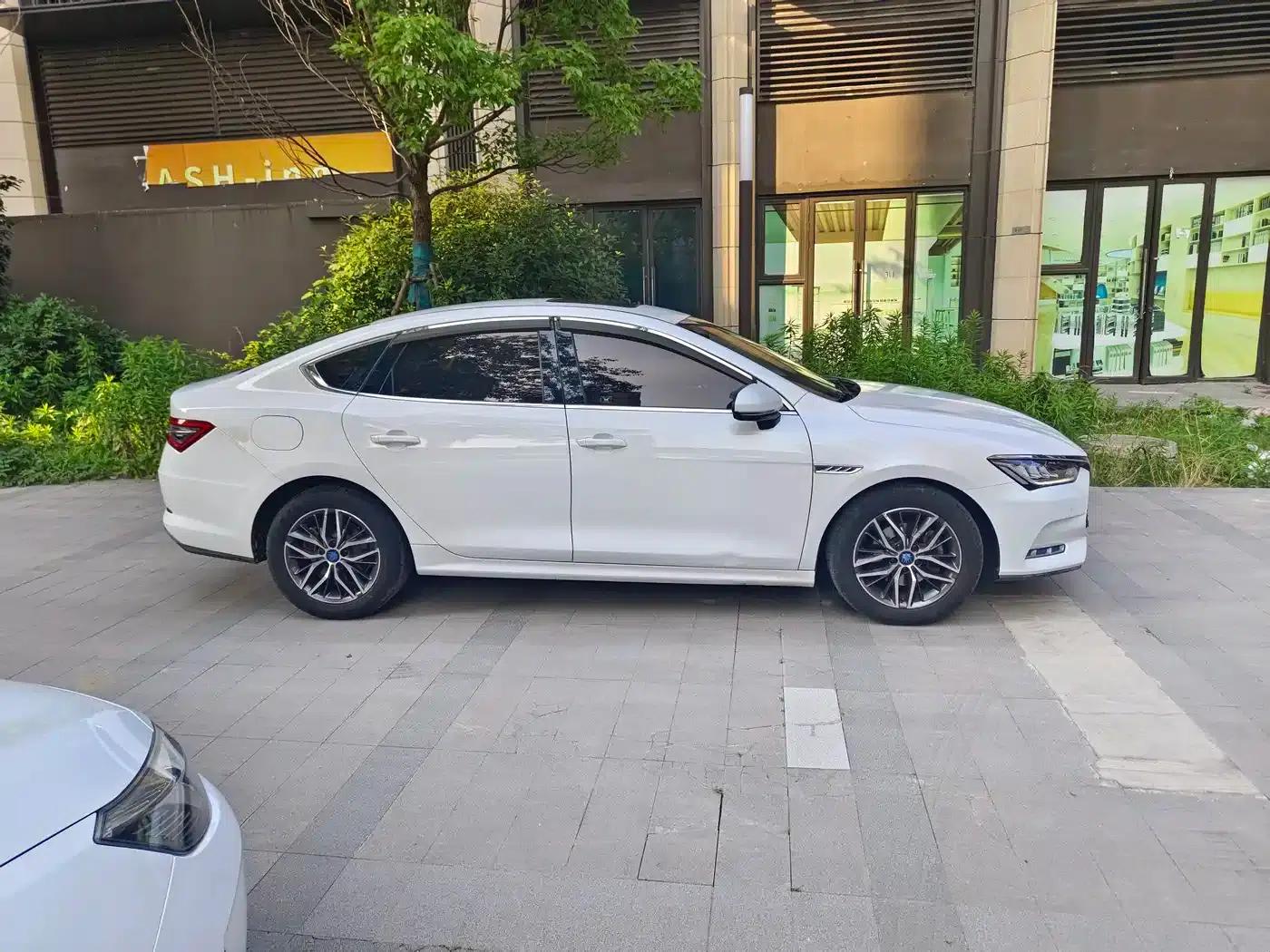 Qin Pro New Energy 2019 EV Super Edition High-Power Intelligent Connectivity Leading Model — миниатюра 3