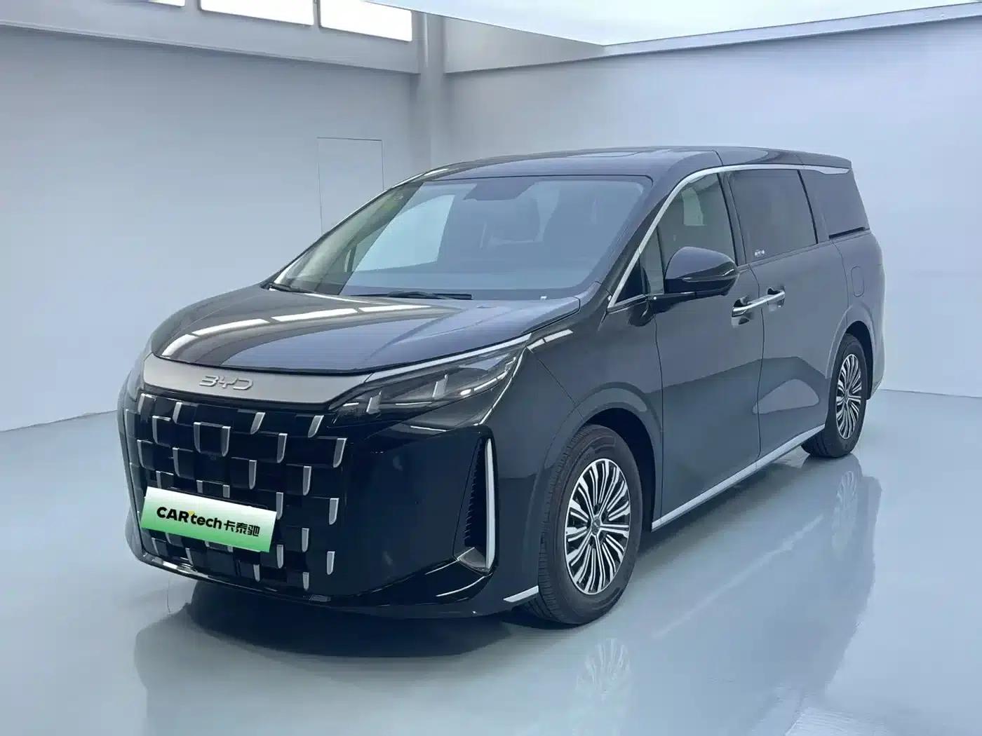 BYD M9 2025 1060 Navigator Edition — миниатюра 1
