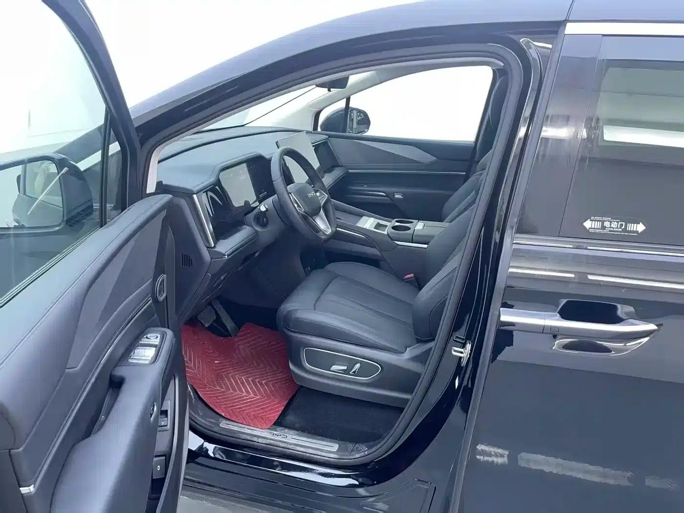 BYD M9 2025 1060 Navigator Edition — миниатюра 7