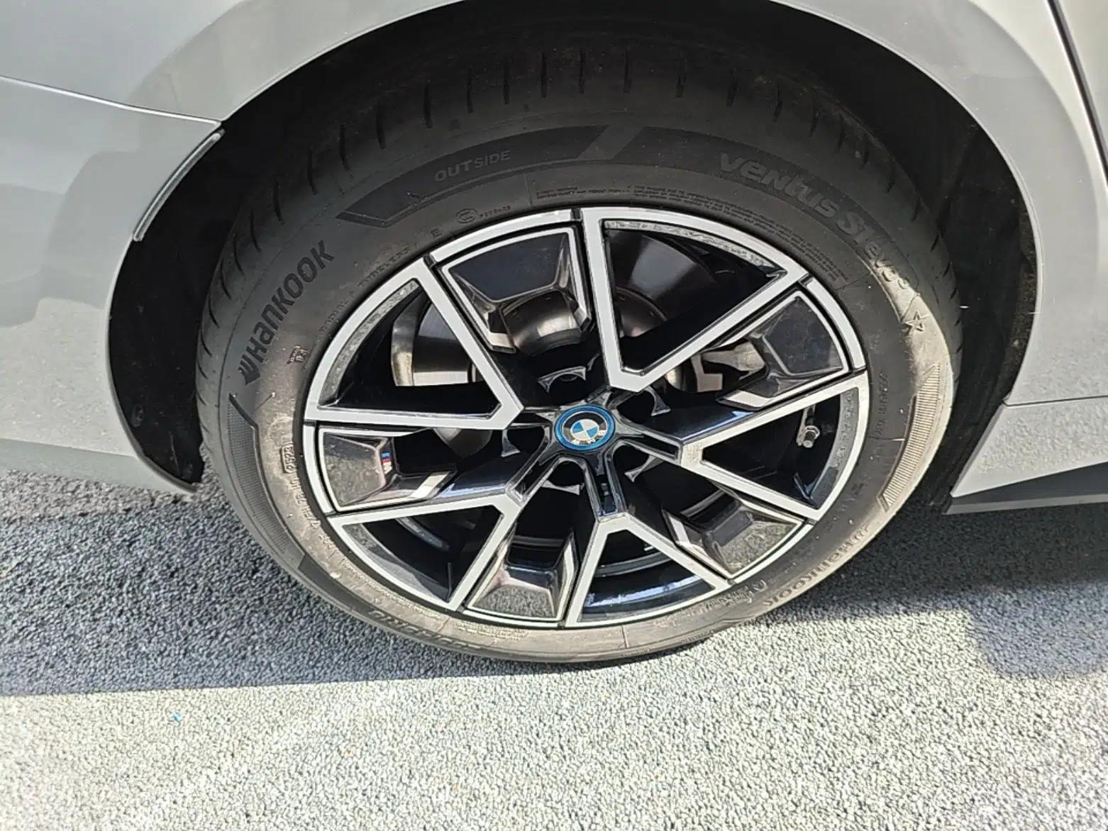 BMW i4 2023 eDrive35 — миниатюра 11