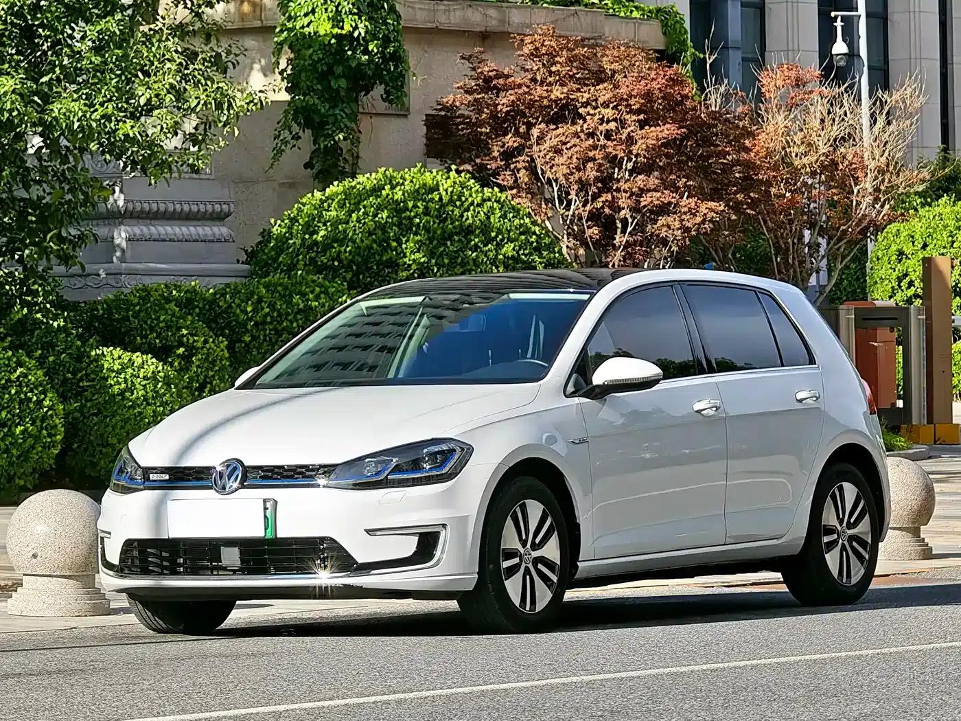 2020 Golf EV — миниатюра 1