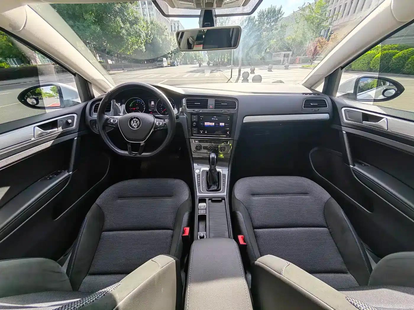 2020 Golf EV — миниатюра 11