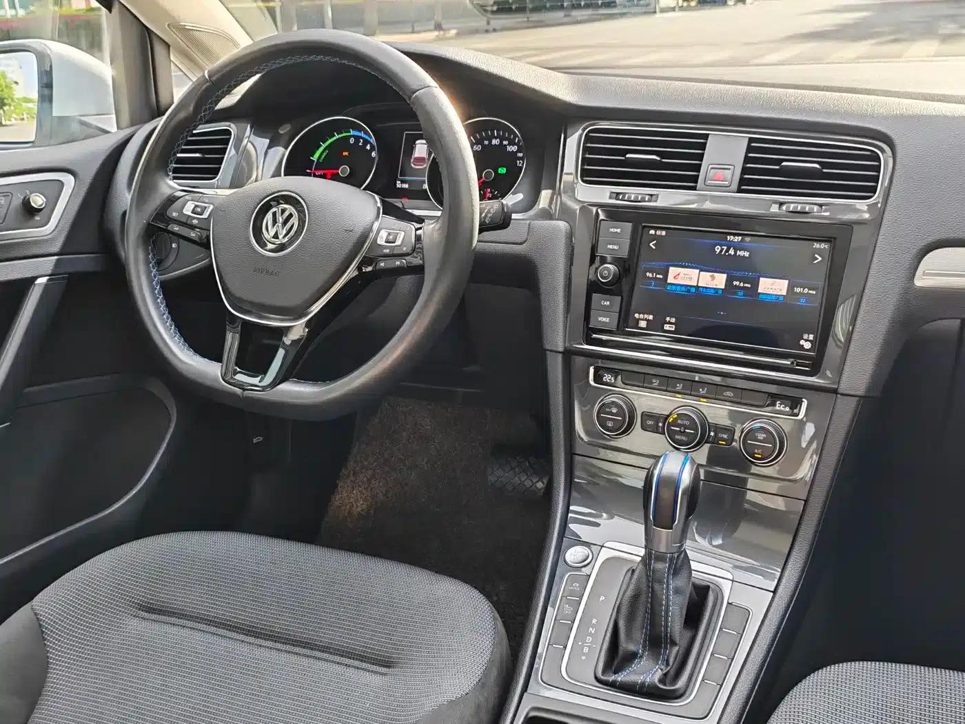 2020 Golf EV — миниатюра 12