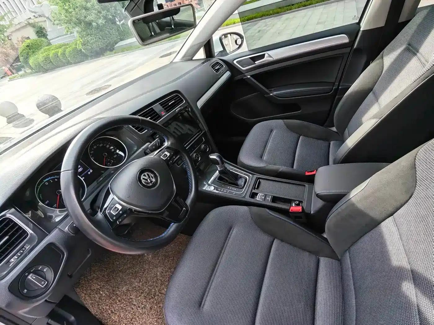 2020 Golf EV — миниатюра 14