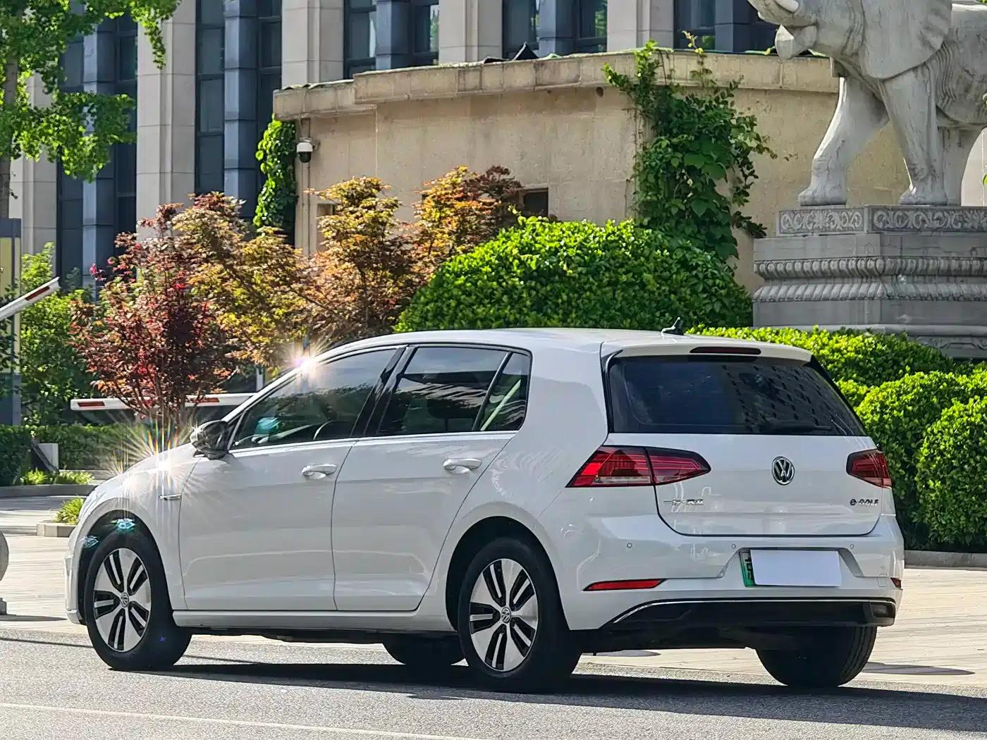 2020 Golf EV — миниатюра 3