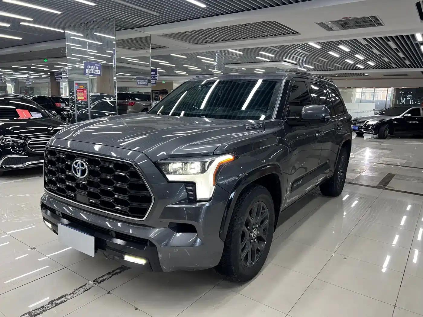 2023 Sequoia 3.5T Platinum Edition — миниатюра 1
