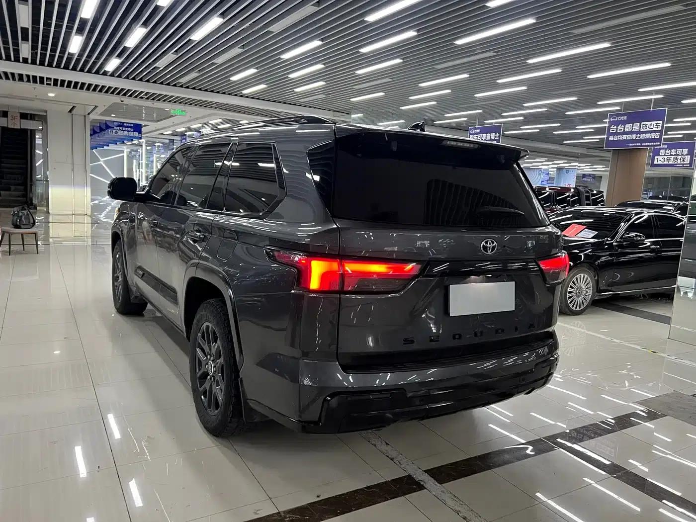 2023 Sequoia 3.5T Platinum Edition — миниатюра 11