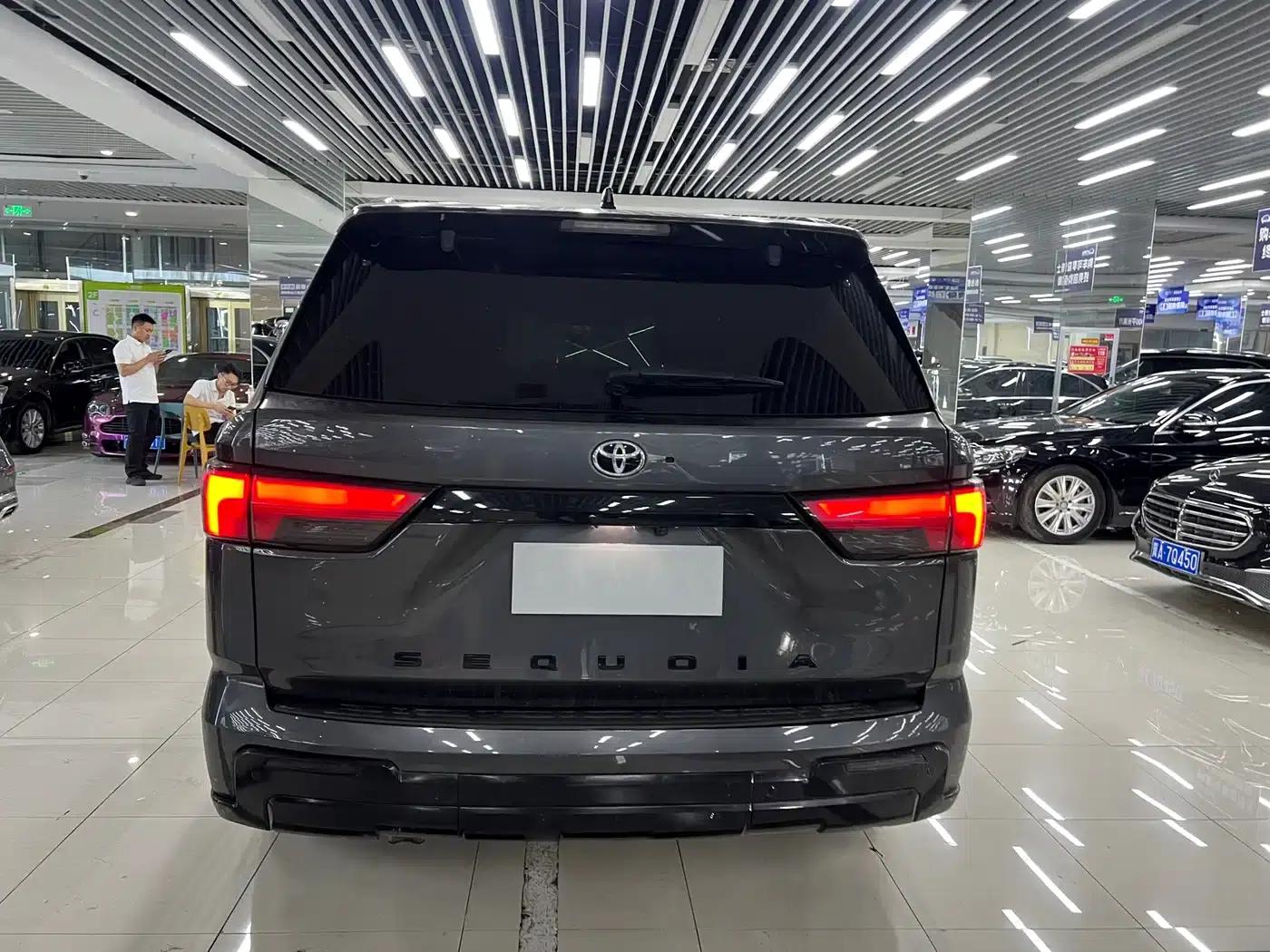 2023 Sequoia 3.5T Platinum Edition — миниатюра 12