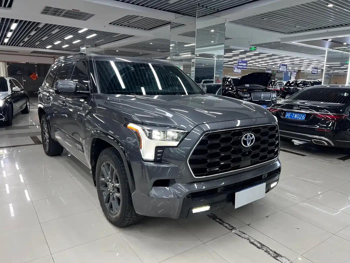 2023 Sequoia 3.5T Platinum Edition — миниатюра 3