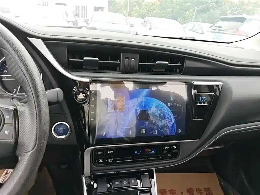 Corolla Hybrid E+ 2019 1.8L E-CVT Leading Edition — миниатюра 12