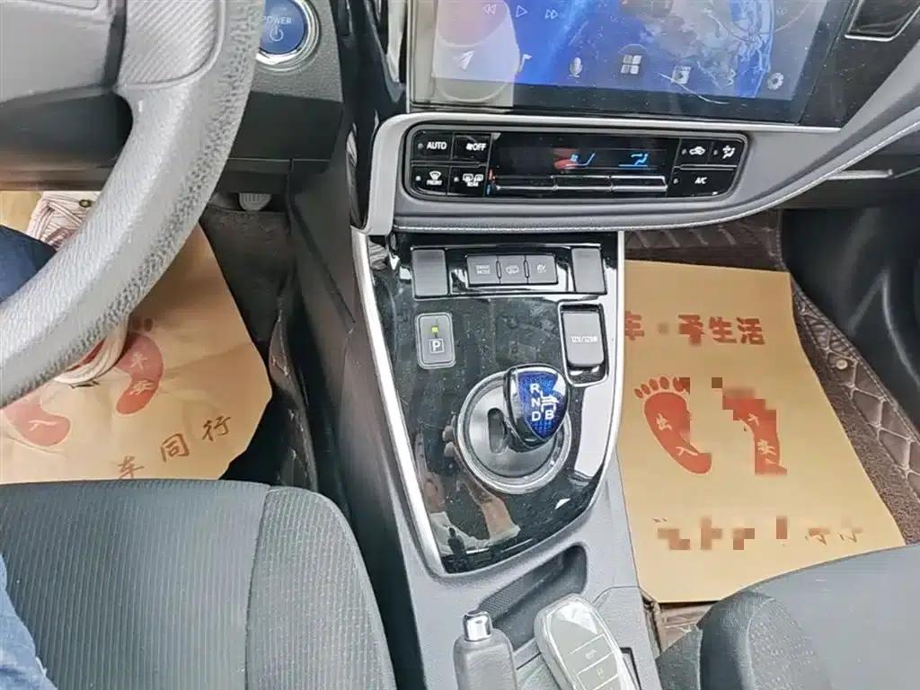 Corolla Hybrid E+ 2019 1.8L E-CVT Leading Edition — миниатюра 13