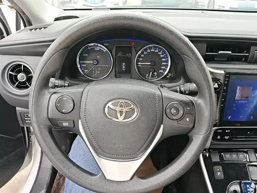 Corolla Hybrid E+ 2019 1.8L E-CVT Leading Edition — миниатюра 10