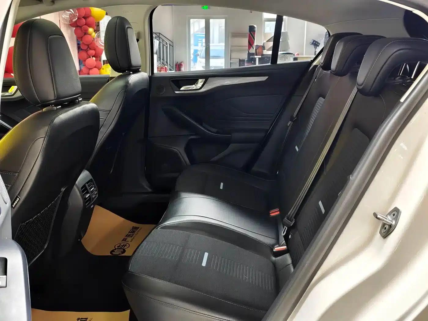 2021 Ford Focus Active EcoBoost 180 Automatic Trend Edition — миниатюра 16