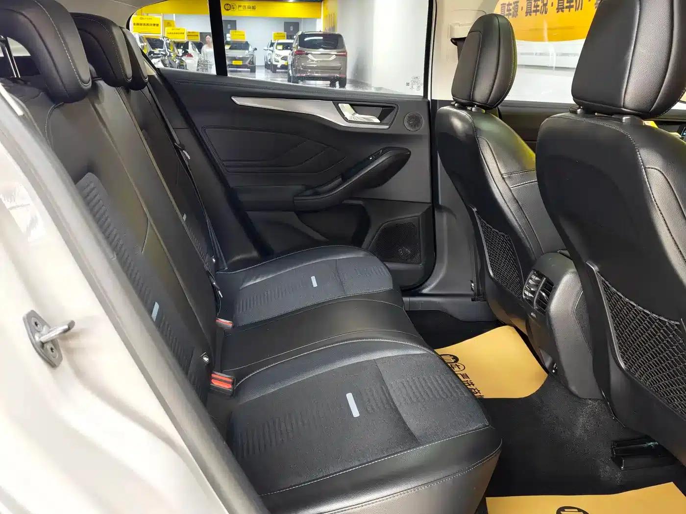 2021 Ford Focus Active EcoBoost 180 Automatic Trend Edition — миниатюра 17
