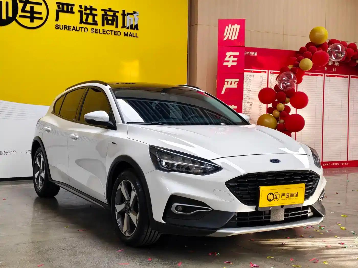 2021 Ford Focus Active EcoBoost 180 Automatic Trend Edition — миниатюра 3
