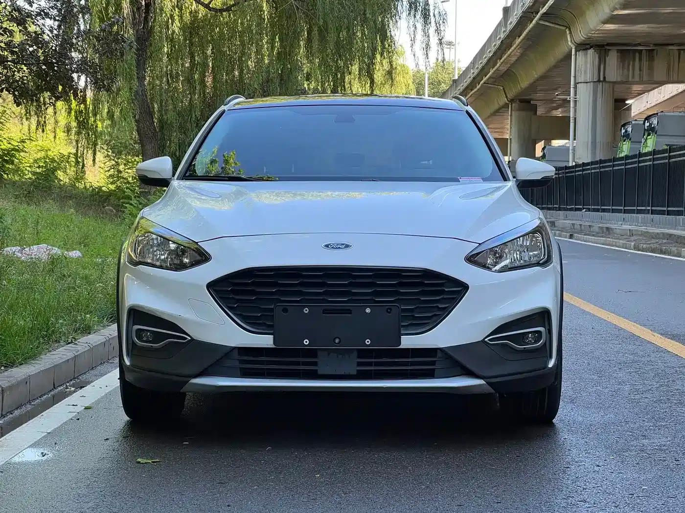 2021 Ford Focus Active EcoBoost 180 Automatic Trend Edition — миниатюра 2