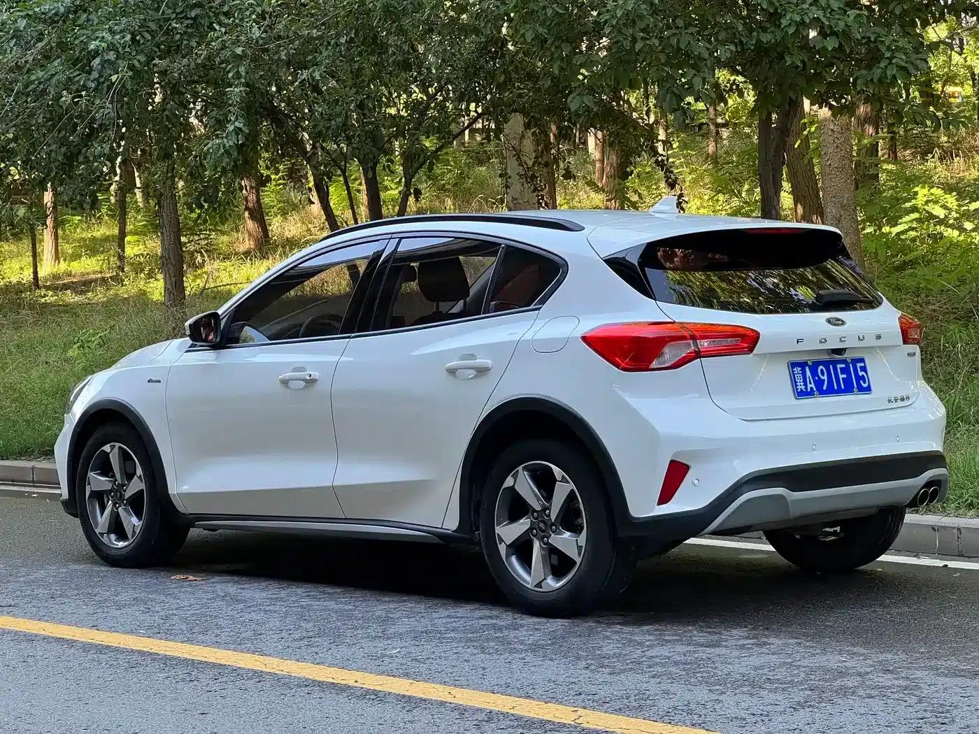 2021 Ford Focus Active EcoBoost 180 Automatic Trend Edition — миниатюра 8
