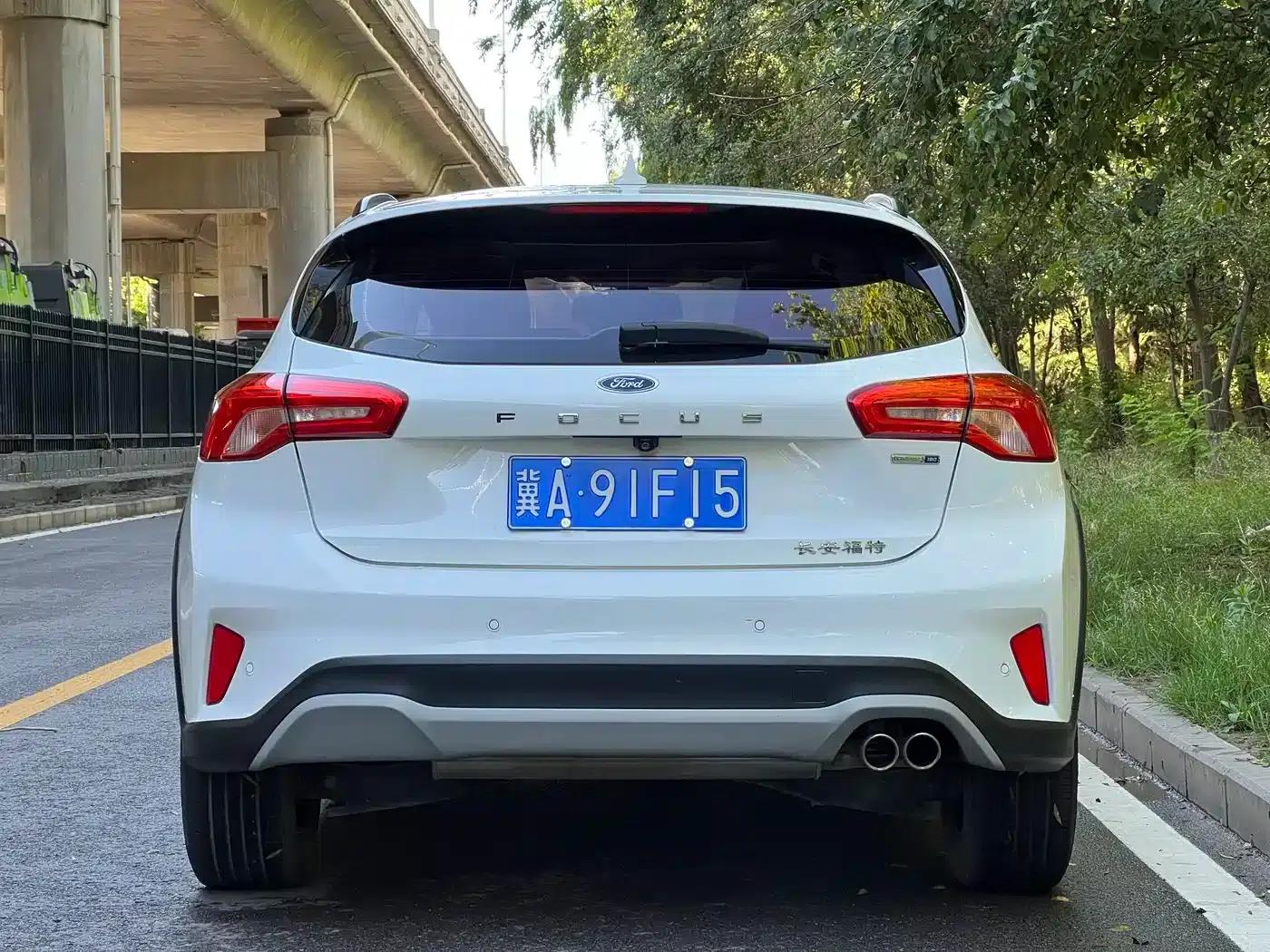 2021 Ford Focus Active EcoBoost 180 Automatic Trend Edition — миниатюра 9