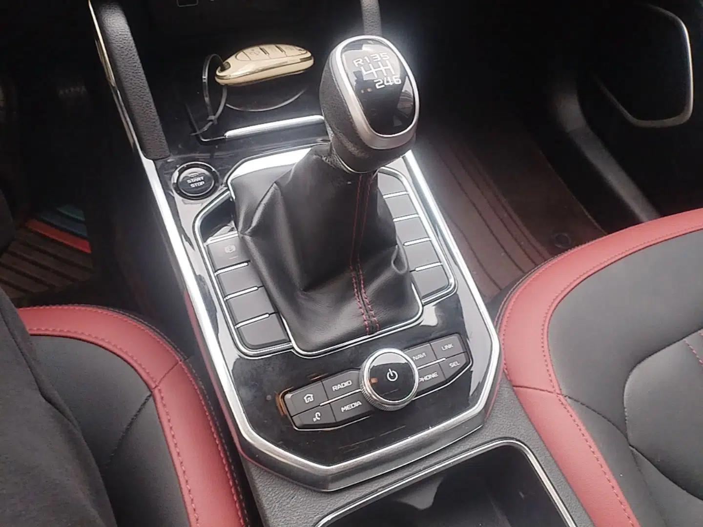 Bestune T33 2021 1.2T Manual Luxury Model — миниатюра 16