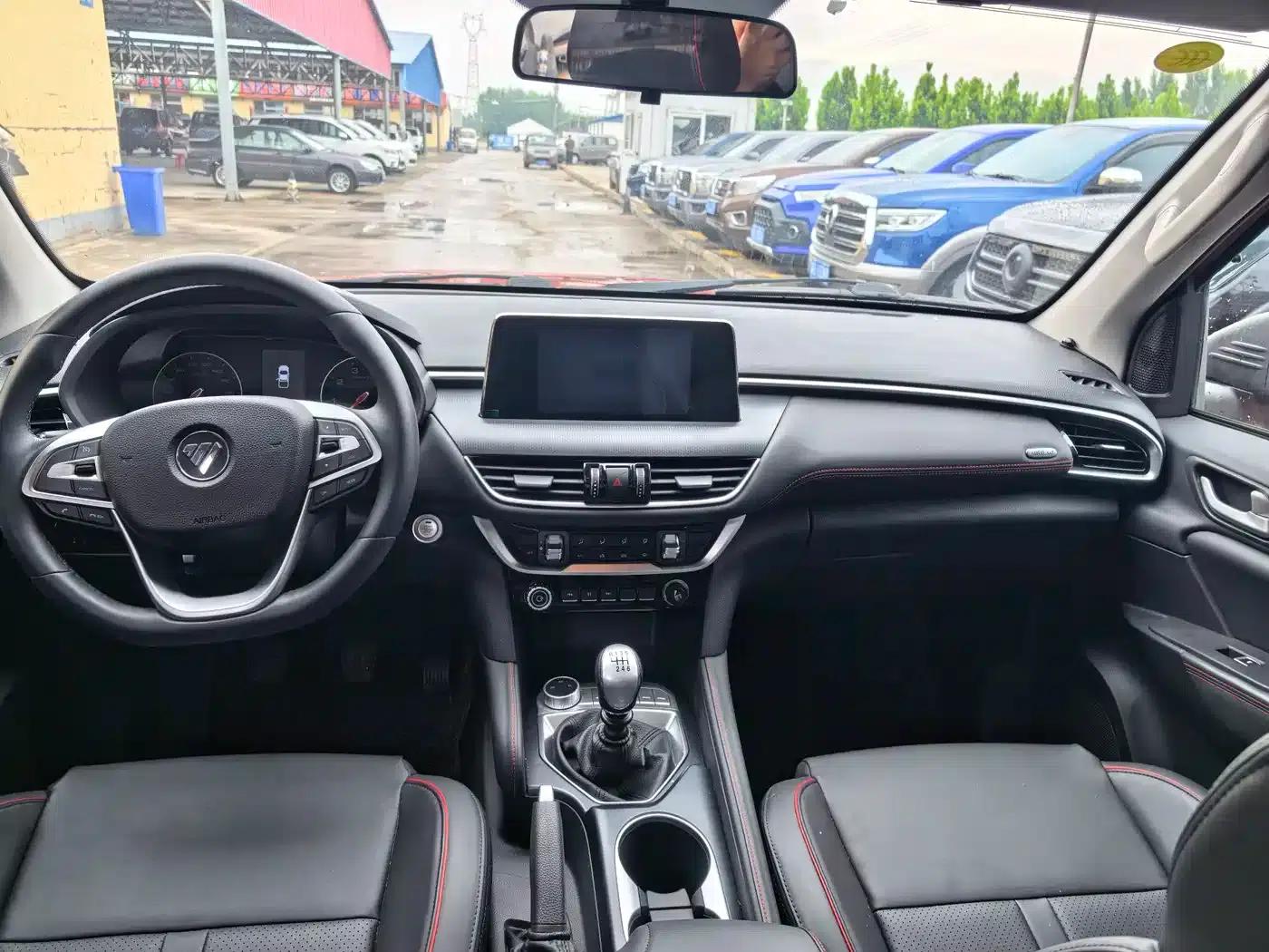 Tunland 2020 2.0T Yutu 9 Gasoline 4WD Luxury Standard Wheelbase 4G20TI5 — миниатюра 7