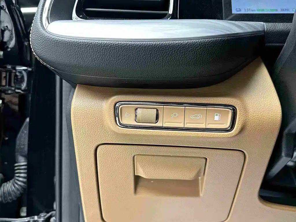 Trumpchi ES9 2024 PHEV 143km Max — миниатюра 21