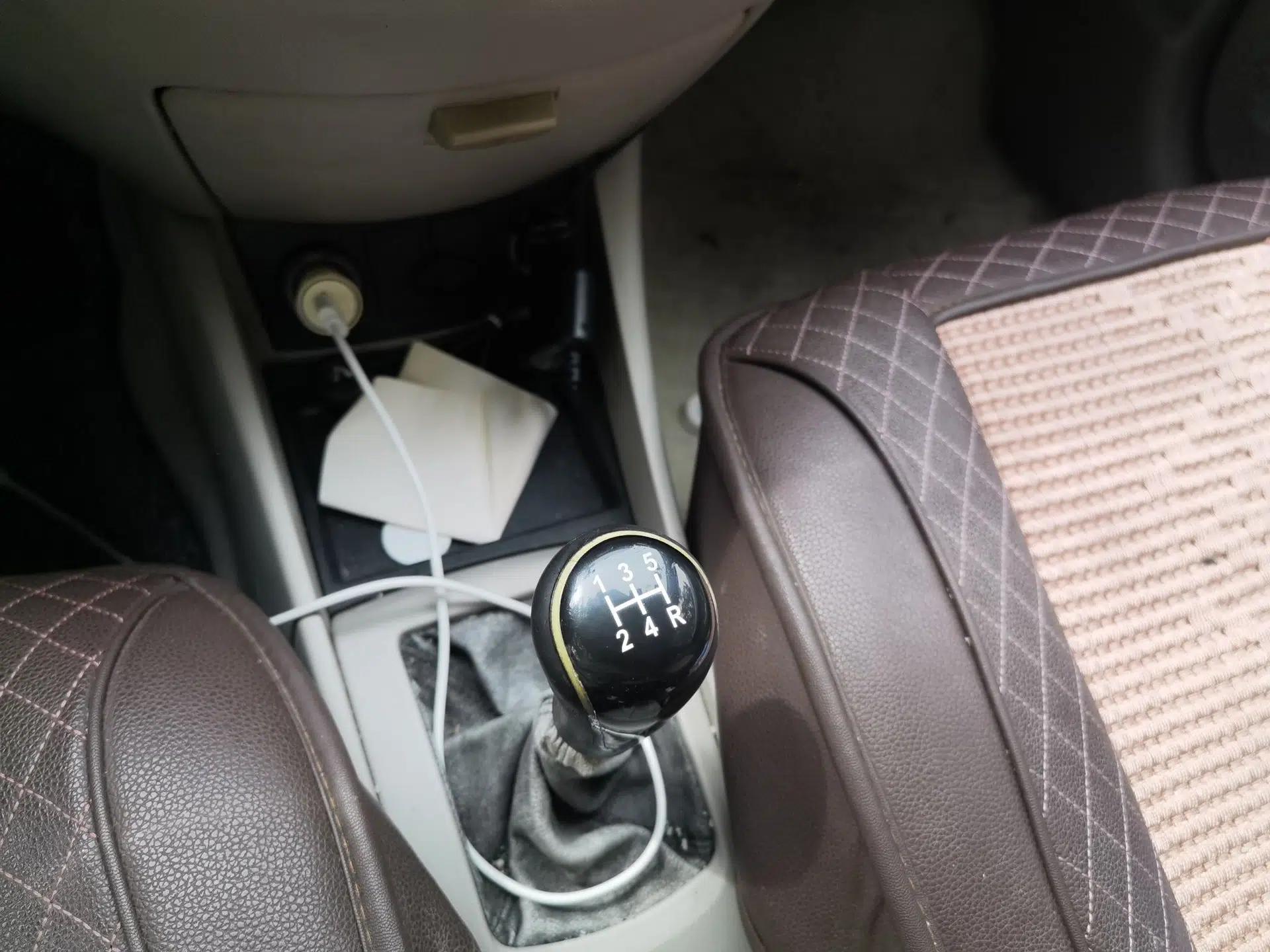 CHANGAN Alsvin V5 2012 1.5L Manual Dream Edition — миниатюра 14
