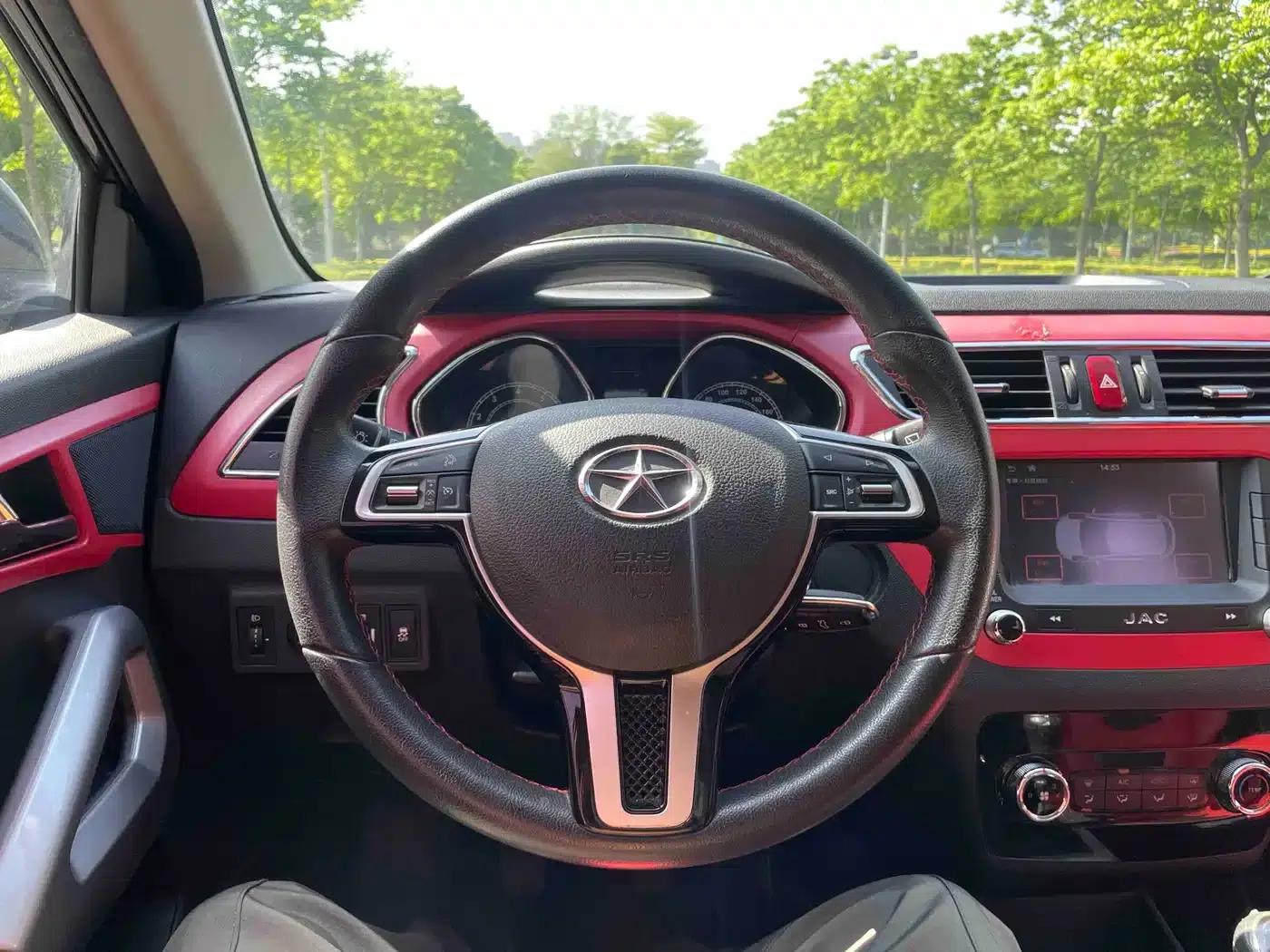 Refine S2 2015 1.5L Manual Deluxe Smart Edition — миниатюра 15