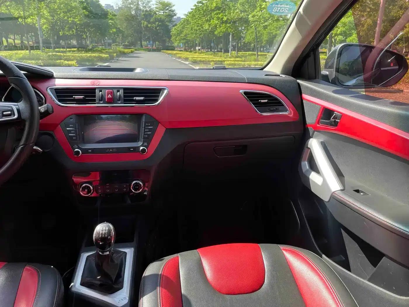 Refine S2 2015 1.5L Manual Deluxe Smart Edition — миниатюра 16