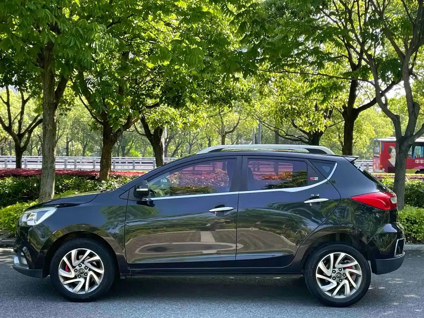Refine S2 2015 1.5L Manual Deluxe Smart Edition — миниатюра 10