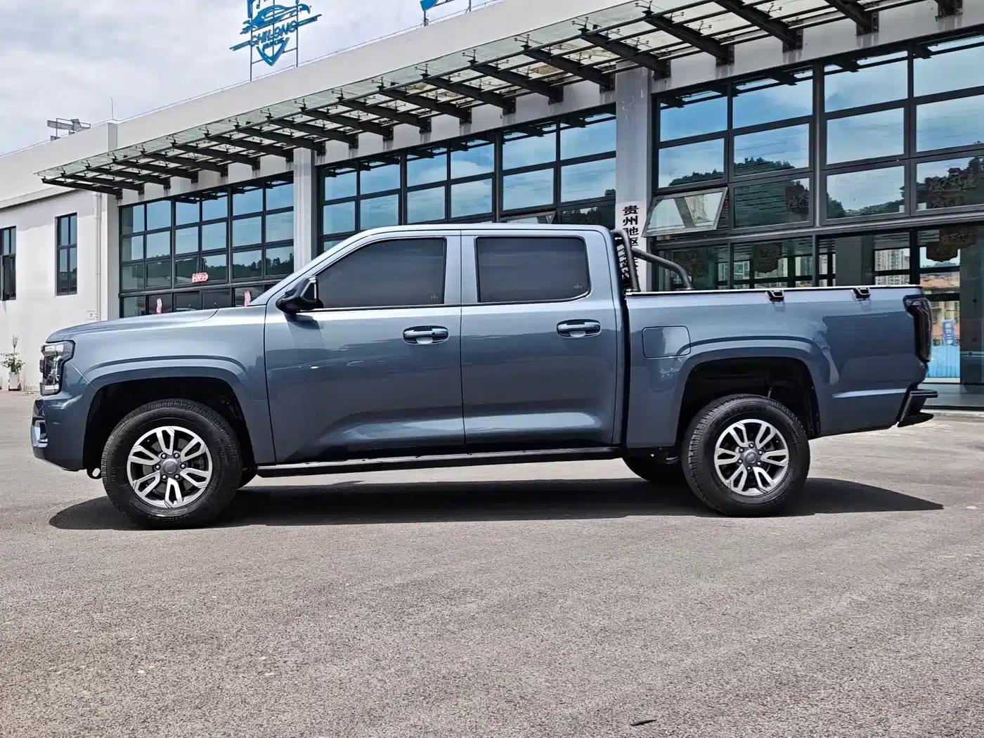Dadao 2024 All-Rounder 2.3T Diesel Automatic 4WD Comfort Edition with Flatbed Cargo Box — миниатюра 4