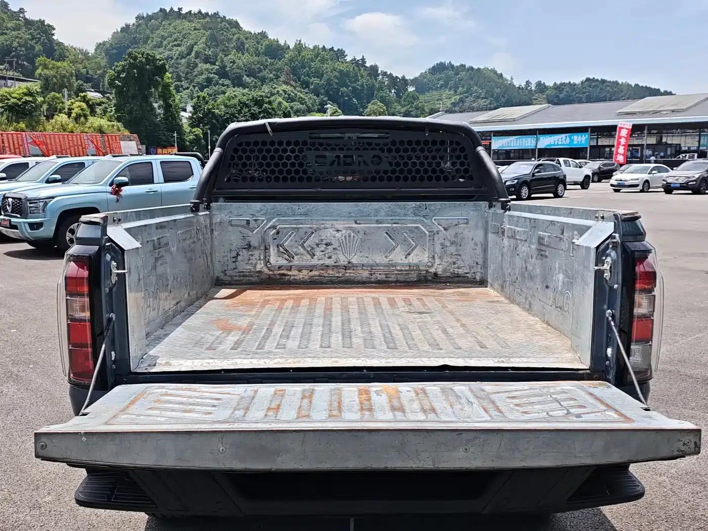 Dadao 2024 All-Rounder 2.3T Diesel Automatic 4WD Comfort Edition with Flatbed Cargo Box — миниатюра 7