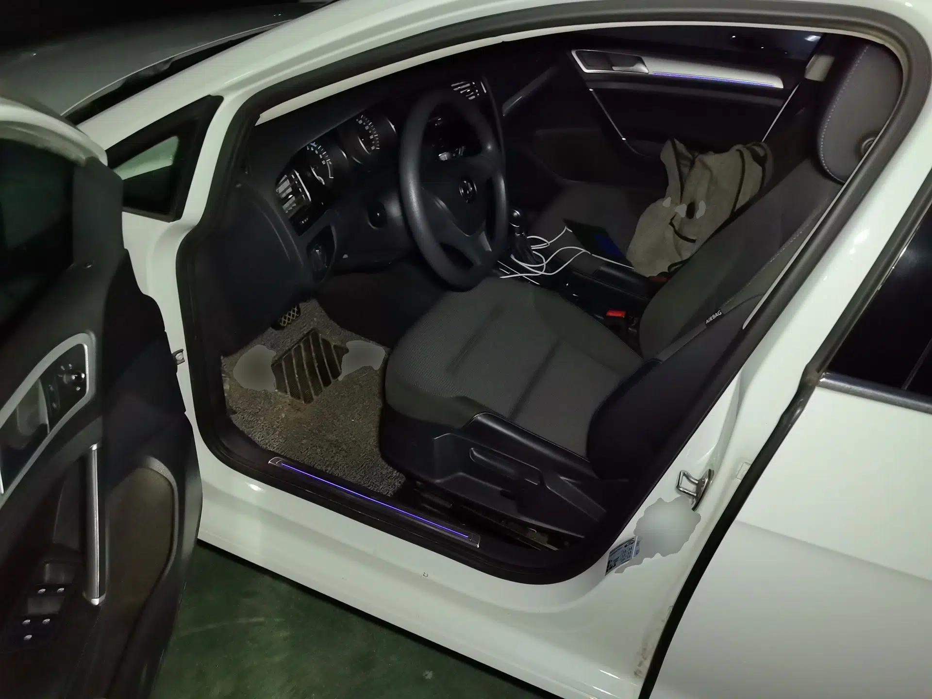 Volkswagen Golf Pure Electric 2020 Chari — миниатюра 16