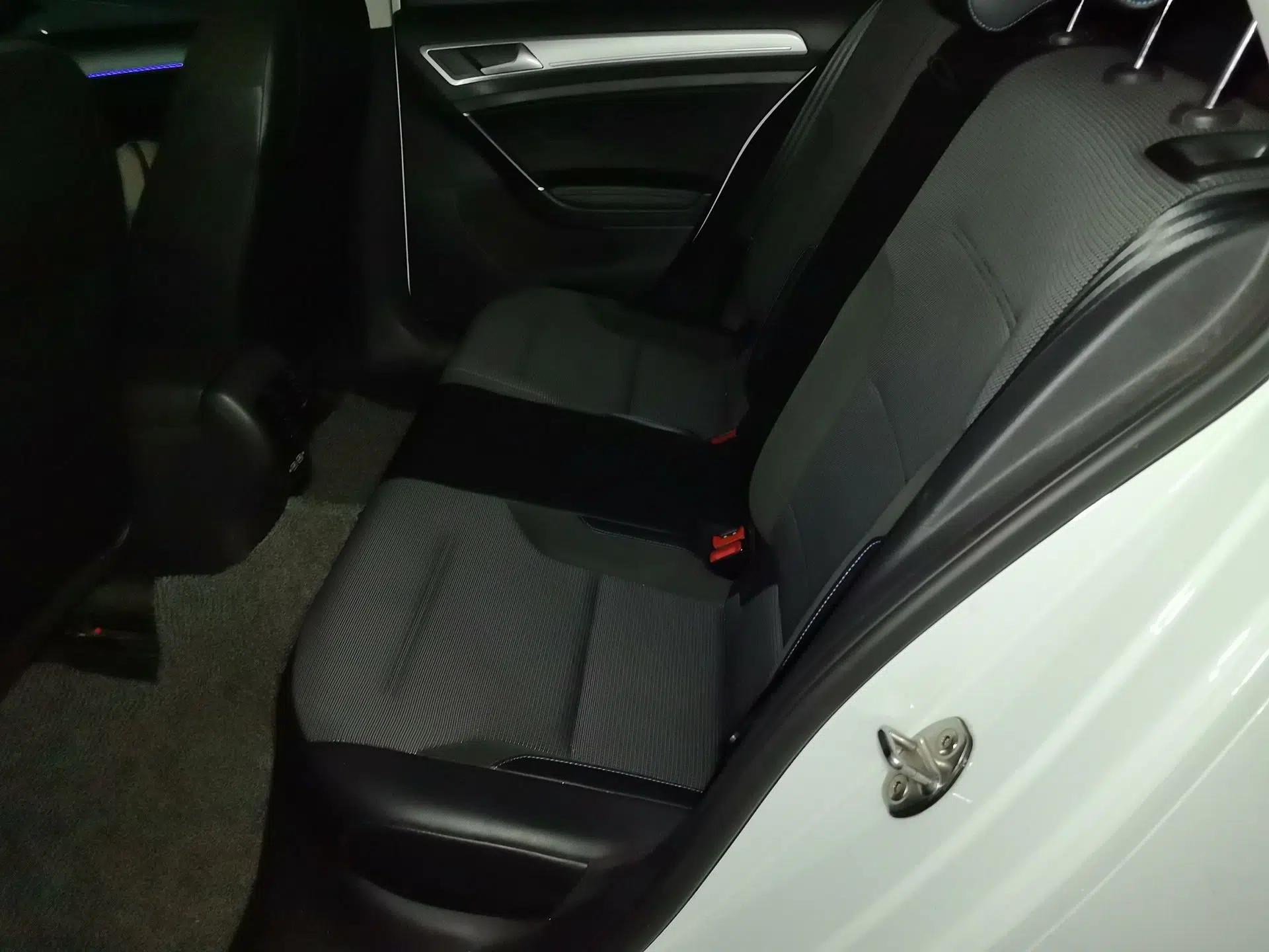 Volkswagen Golf Pure Electric 2020 Chari — миниатюра 17