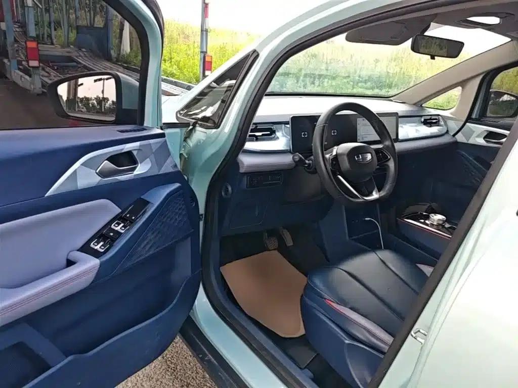 Geely Geometry E Firefly 2023 Model 320KM Cute Tiger 5-Seater — миниатюра 16