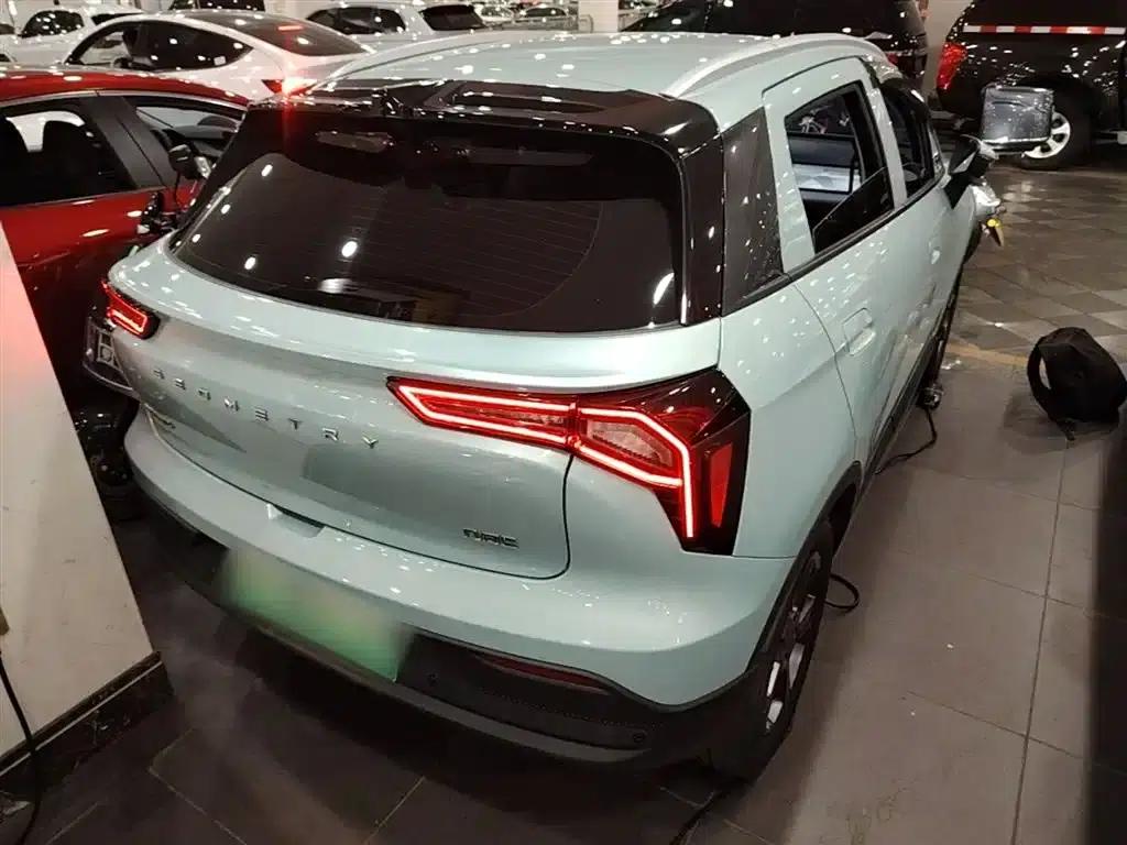 Geely Geometry E Firefly 2022 Model 320KM Cute Tiger 4-Seater — миниатюра 7