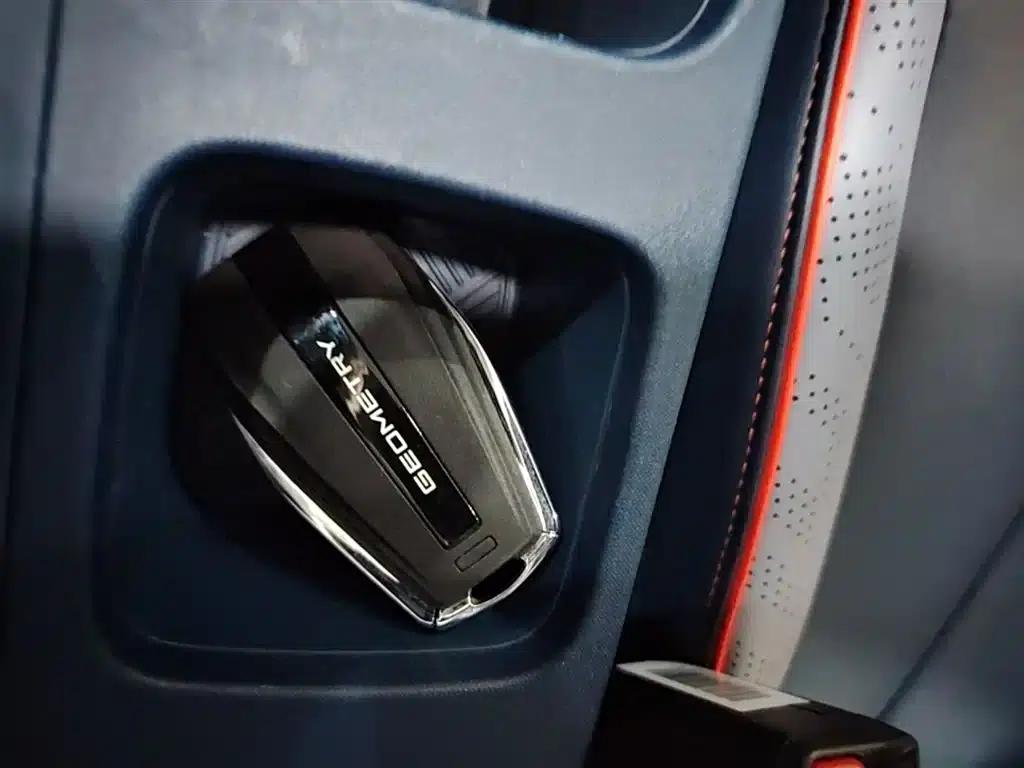 Geely Geometry E Firefly 2022 Model 320KM Cute Tiger 4-Seater — миниатюра 9