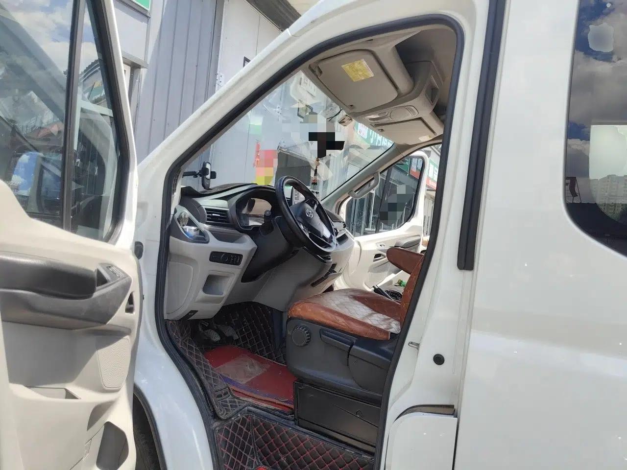 SAIC MAXUS Xintu V90 2020 2.0T Manual Yunjie Version Front-Wheel Drive with Single Rear Tire Short Wheelbase Mid-Height Design 6-Seater — миниатюра 15